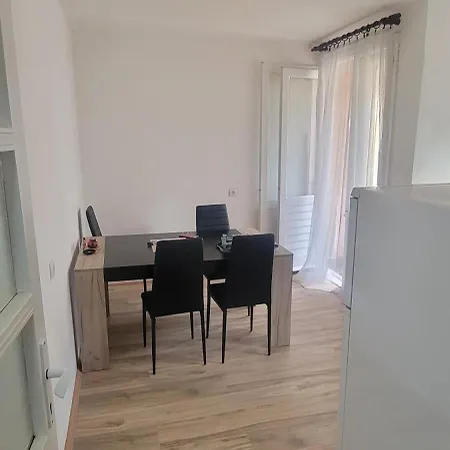 Kraljevo-ceo Stan,privatan Parking Kraljevo