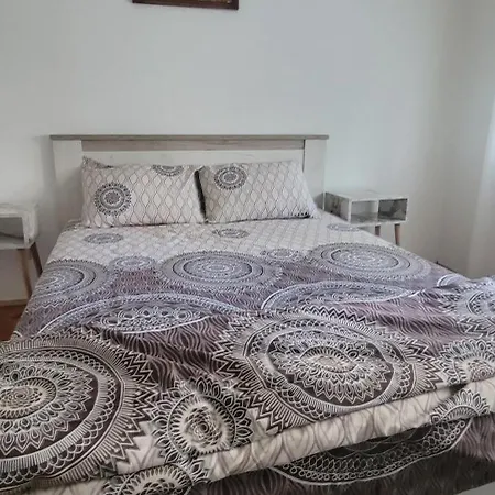 Kraljevo-ceo Stan,privatan Parking Apartment *