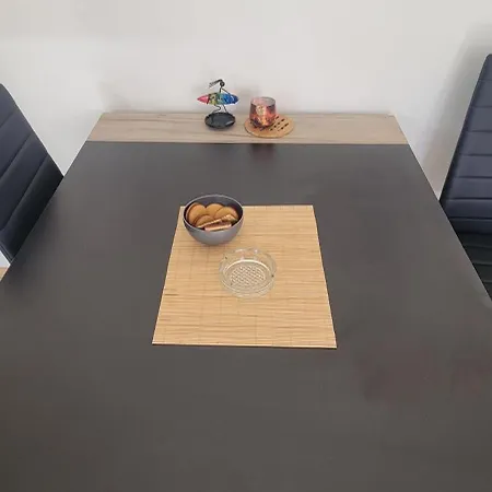 Kraljevo-ceo Stan,privatan Parking *