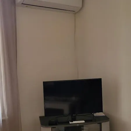 Apartament Kraljevo-ceo Stan,privatan Parking