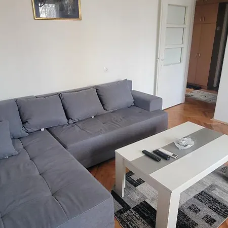 Apartment Kraljevo-ceo Stan,privatan Parking Kraljevo