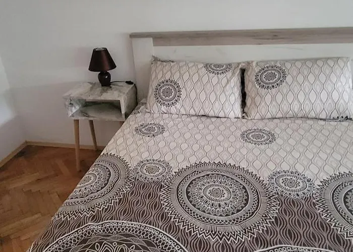 דירה Kraljevo-ceo Stan,privatan Parking קראלג'בו