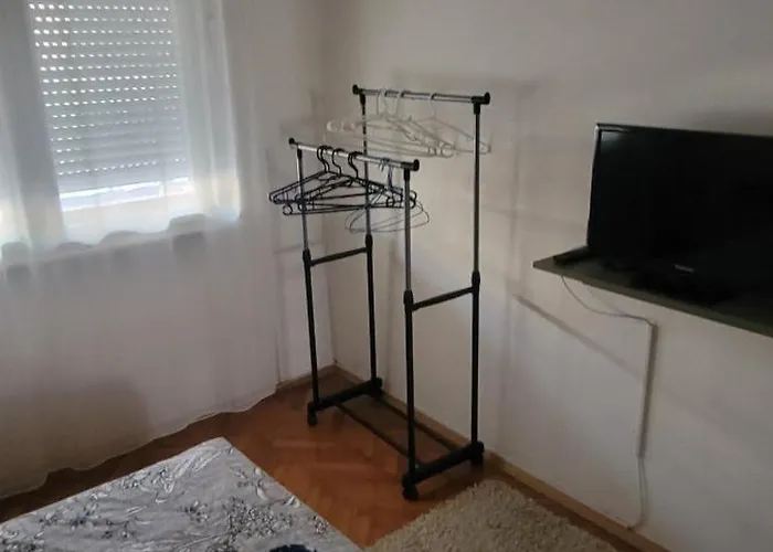 Lejlighed Kraljevo-ceo Stan,privatan Parking *